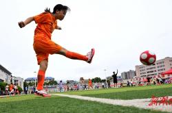 爱游戏官方登录入口-绿茵场上的角逐激烈异常，胜负悬殊的简单介绍