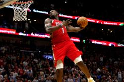 爱游戏登录-高空扣篮：美国篮球选手高难度表现惊艳全场的简单介绍