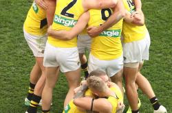 爱游戏官网-足球豪门展现实力，争夺胜利的激情