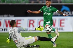 爱游戏体育平台-包含尤文图斯主场比击败莱比锡，积分领先的词条