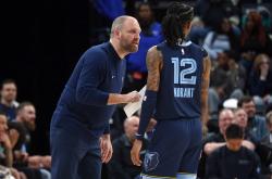 爱游戏网页版入口-灰熊客场惜败猛龙，莫兰特23+9+7