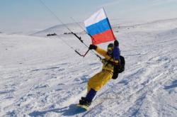 爱游戏app-俄罗斯队在比赛中展现出色表现，成为强者新标杆