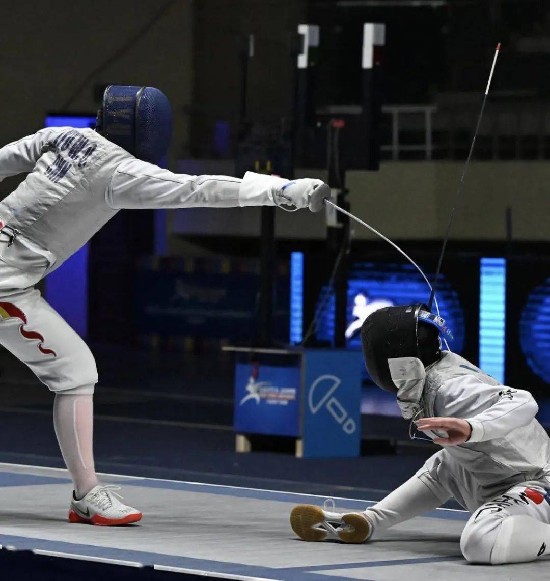 俄罗斯击剑选手展现出色实力，冲刺冠军(俄罗斯击剑选手展现出色实力,冲刺冠军是谁)
