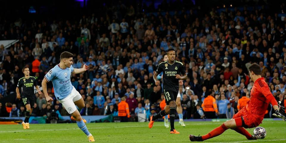 瓦伦西亚主场豪取三分,英超欧冠形势喜人的简单介绍 瓦伦西亚主场豪取三分,英超欧冠形势喜人的简单介绍