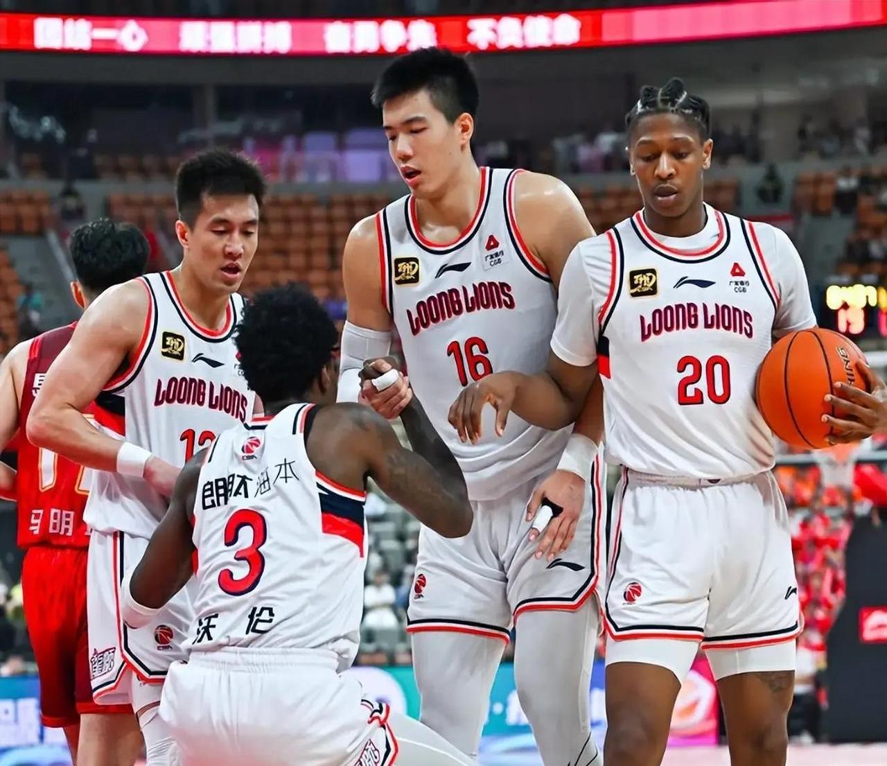 关于广州队在亚冠中打出三杀，被誉为教练席炸锅的信息