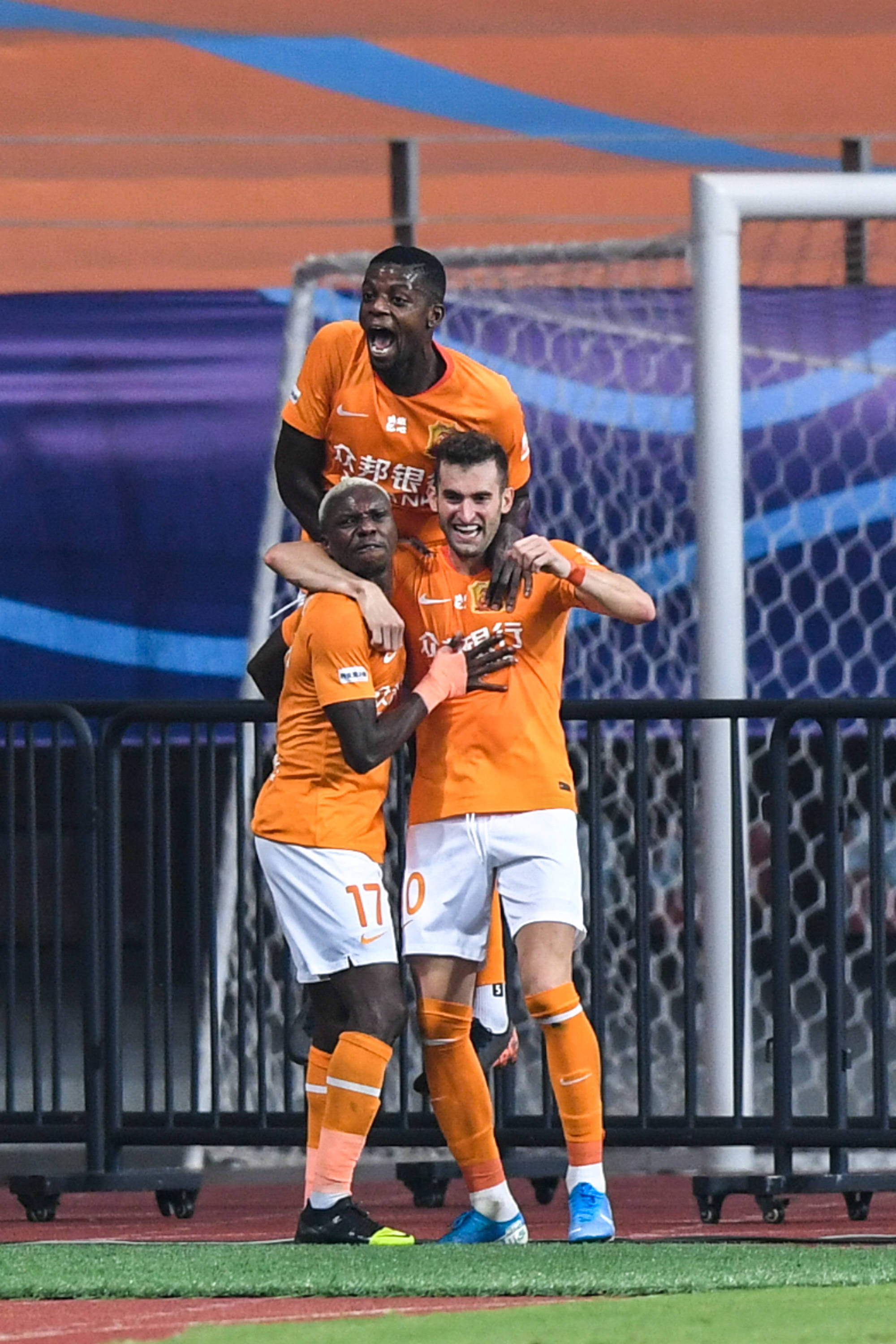 天津天海与武汉卓尔队因平局收场，互有困境的简单介绍