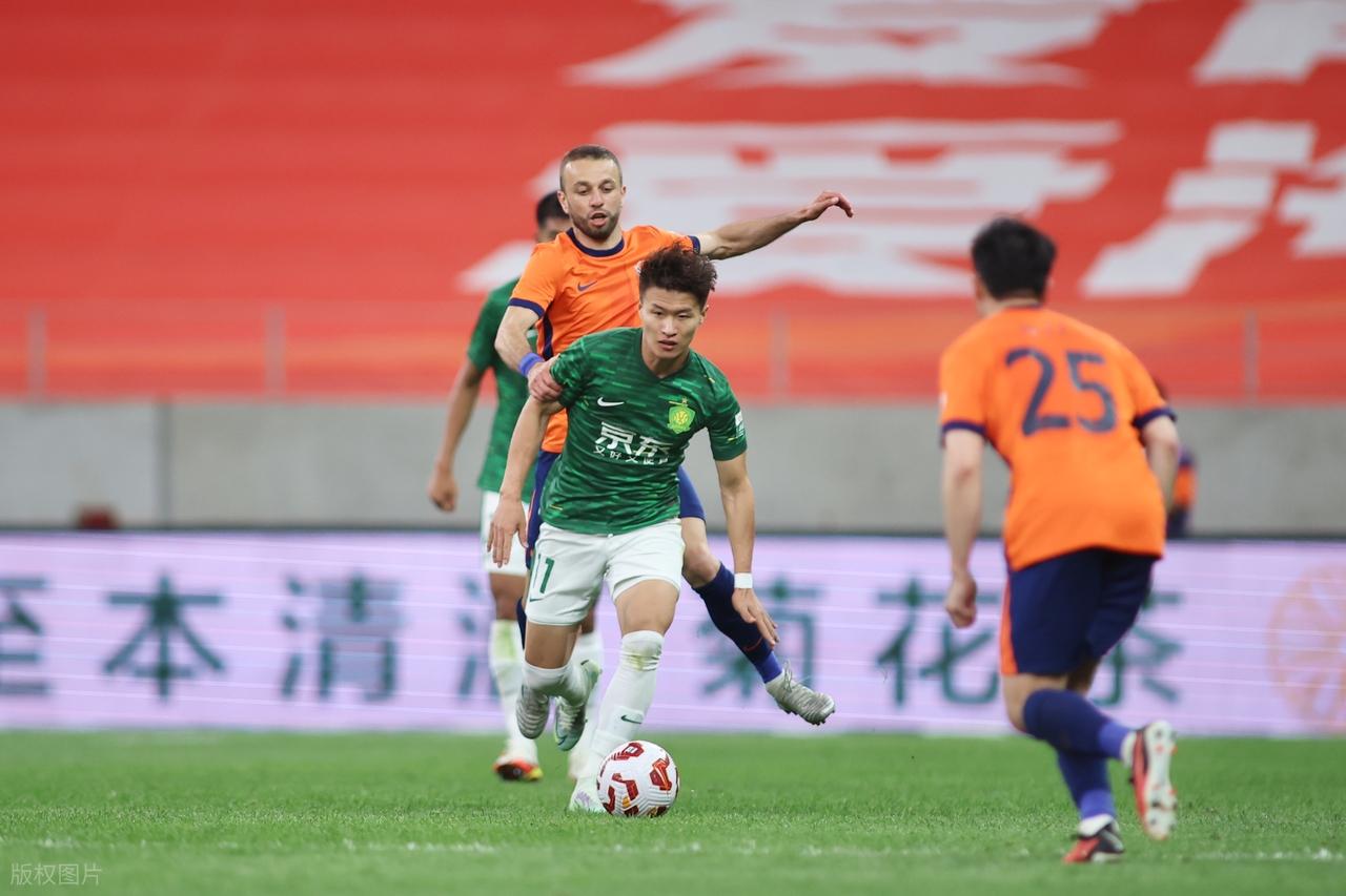 关于高拉特建功，北京国安客场战平重庆斯威的信息