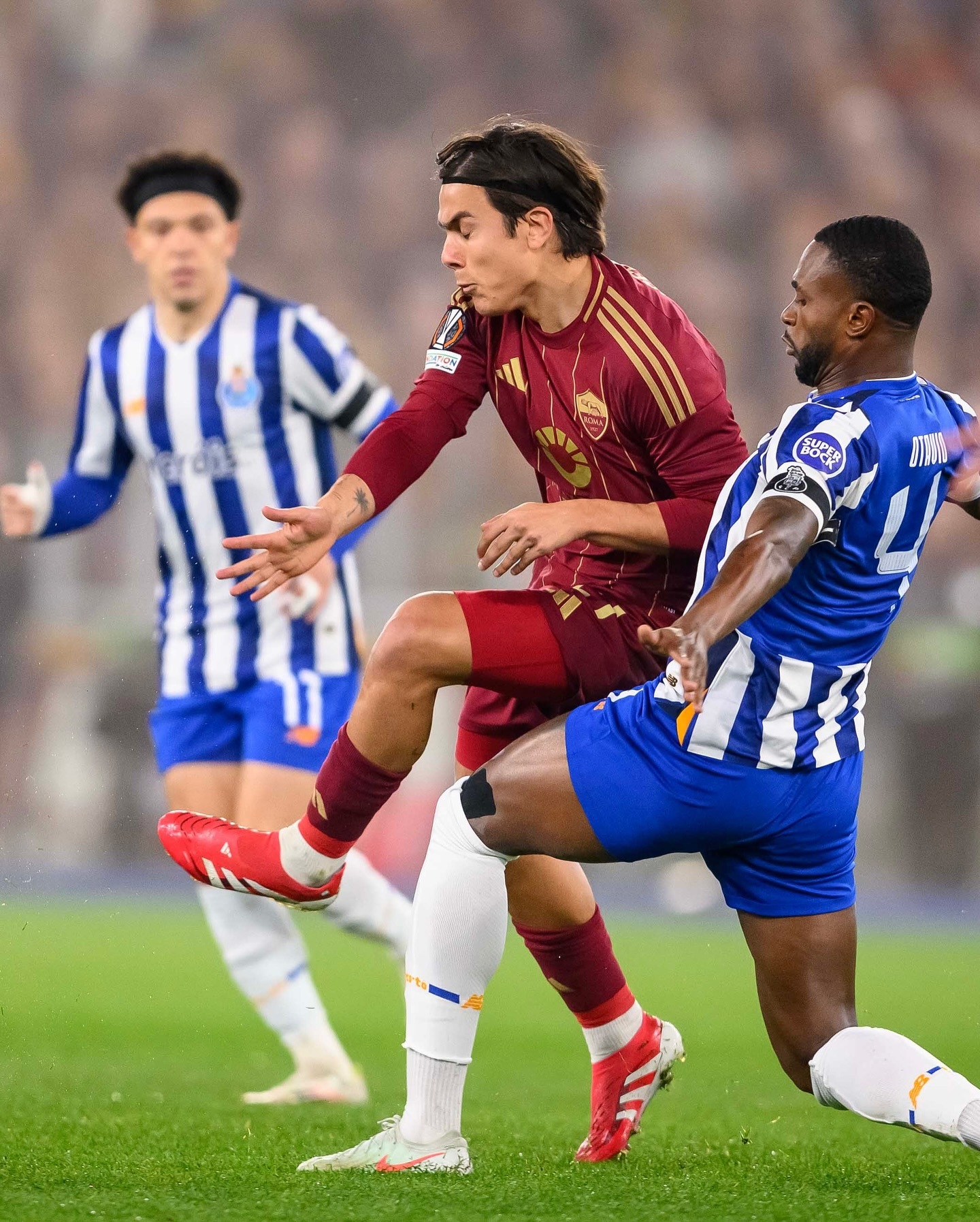 罗马客场战平卡利亚里，不失分岌岌可危