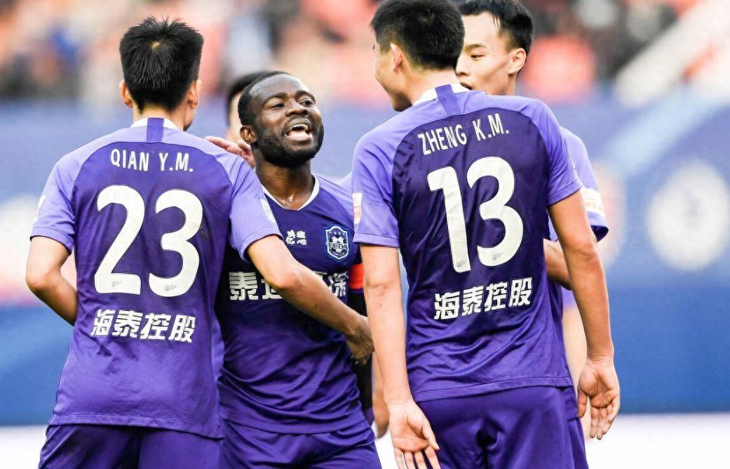 球队新转会球员展现实力,带队胜利 球队新转会球员展现实力,带队胜利