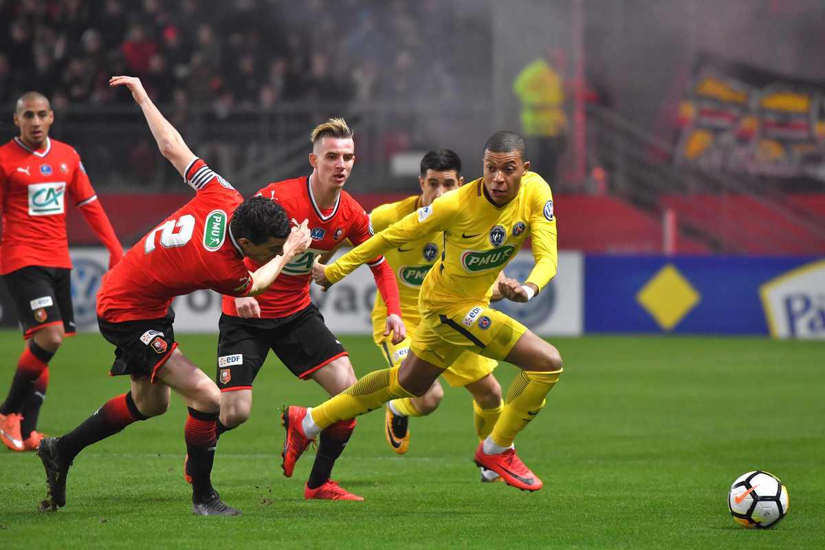 包含阿尔卑斯山球队表现出色，惊艳法甲联赛的词条