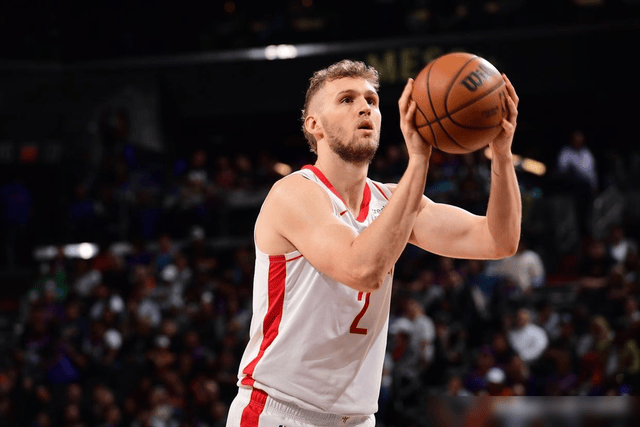 火箭轻取魔术,青年军后场组合配合乖巧广受好评 火箭轻取魔术,青年军后场组合配合乖巧广受好评