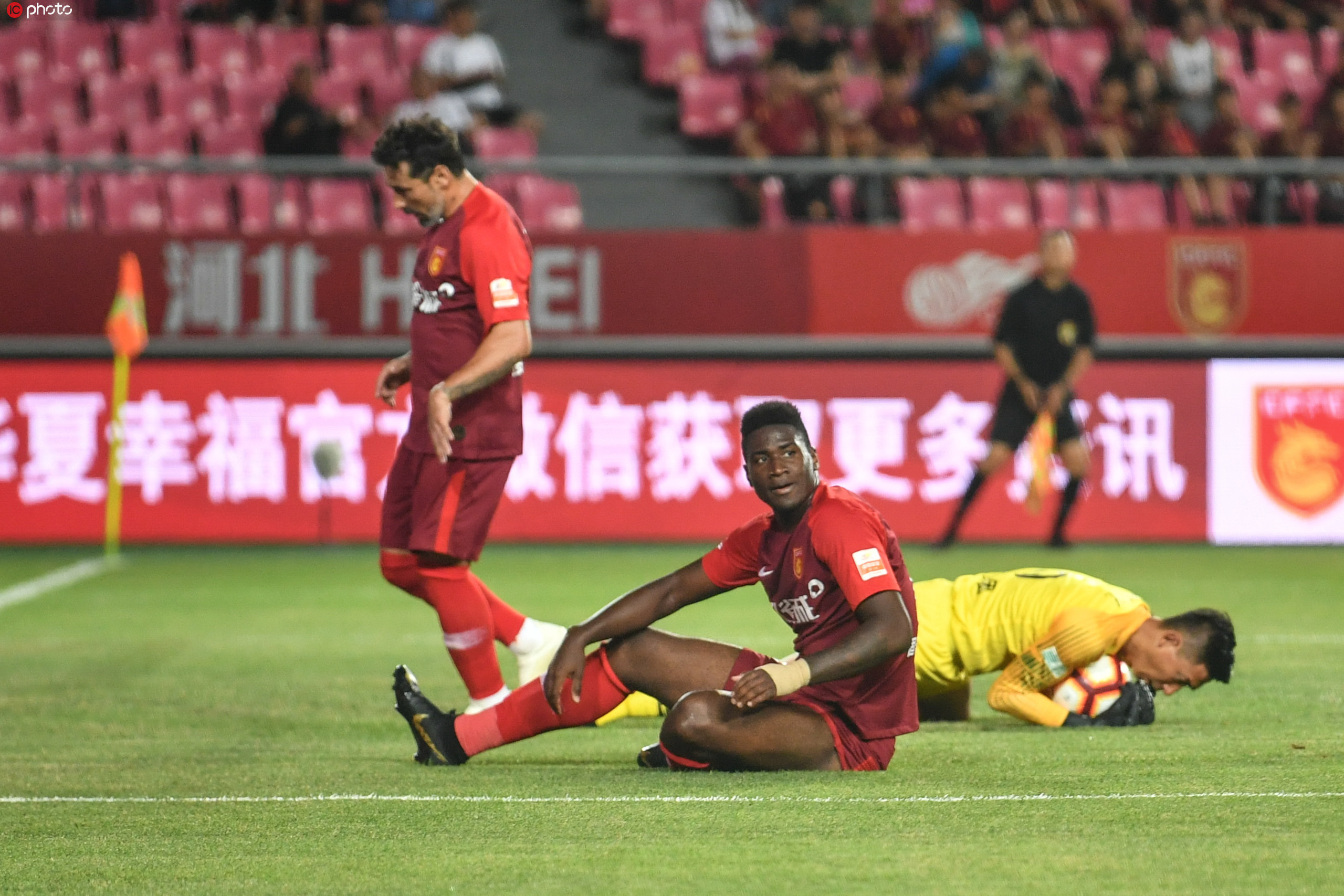 深圳佳兆业遭遇连败，球队想要止血的简单介绍