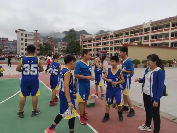 男女团体项目比赛进入白热化阶段的简单介绍