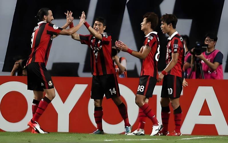 包含首尔FC球员展现技术特点，备战下场比赛的词条