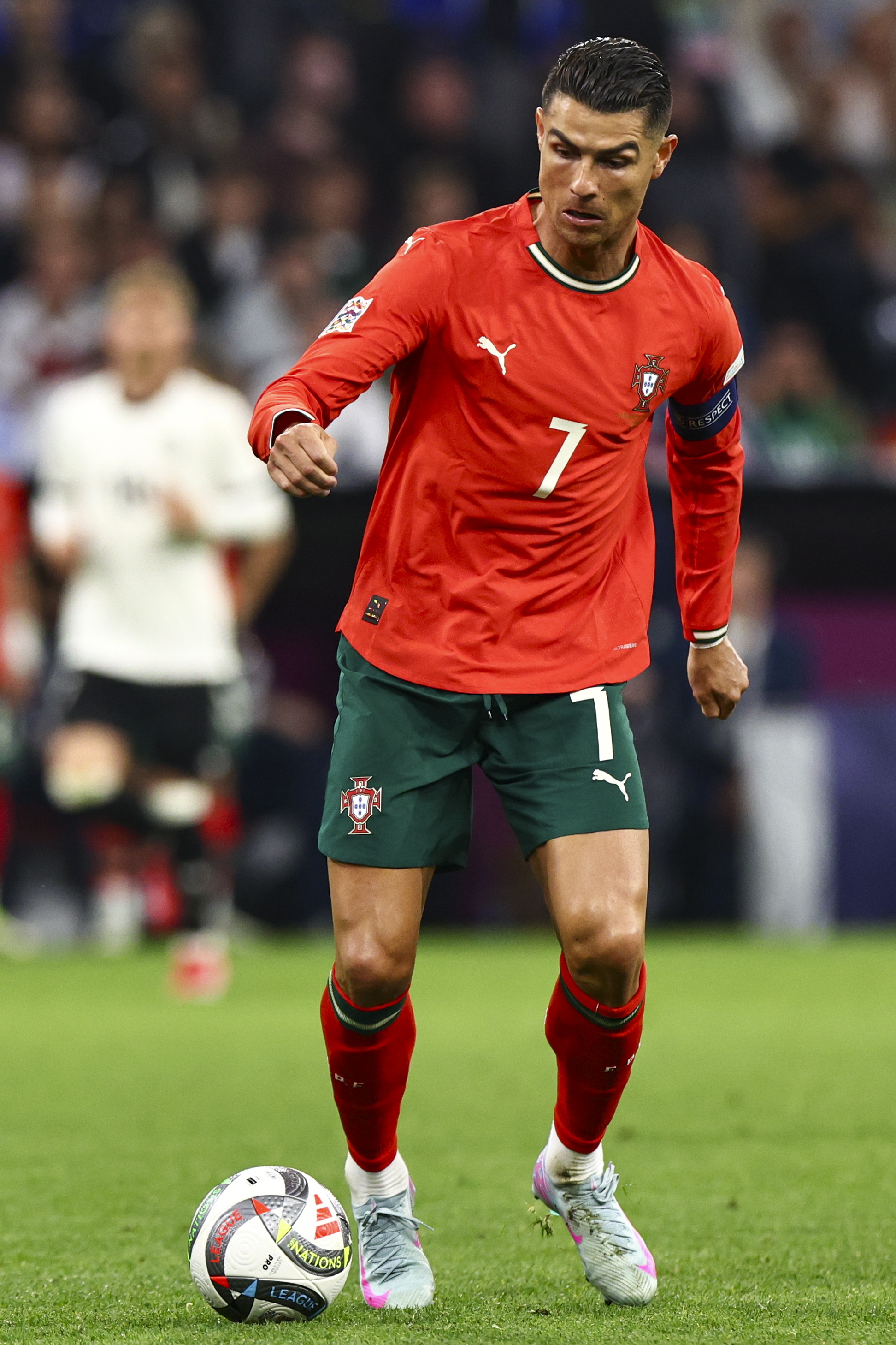 欧国联赛球员技术精湛,精彩瞬间不容错过 欧国联赛球员技术精湛,精彩瞬间不容错过