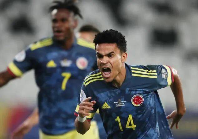 西班牙队横扫捷克,晋级欧洲足联锦标 西班牙队横扫捷克,晋级欧洲足联锦标