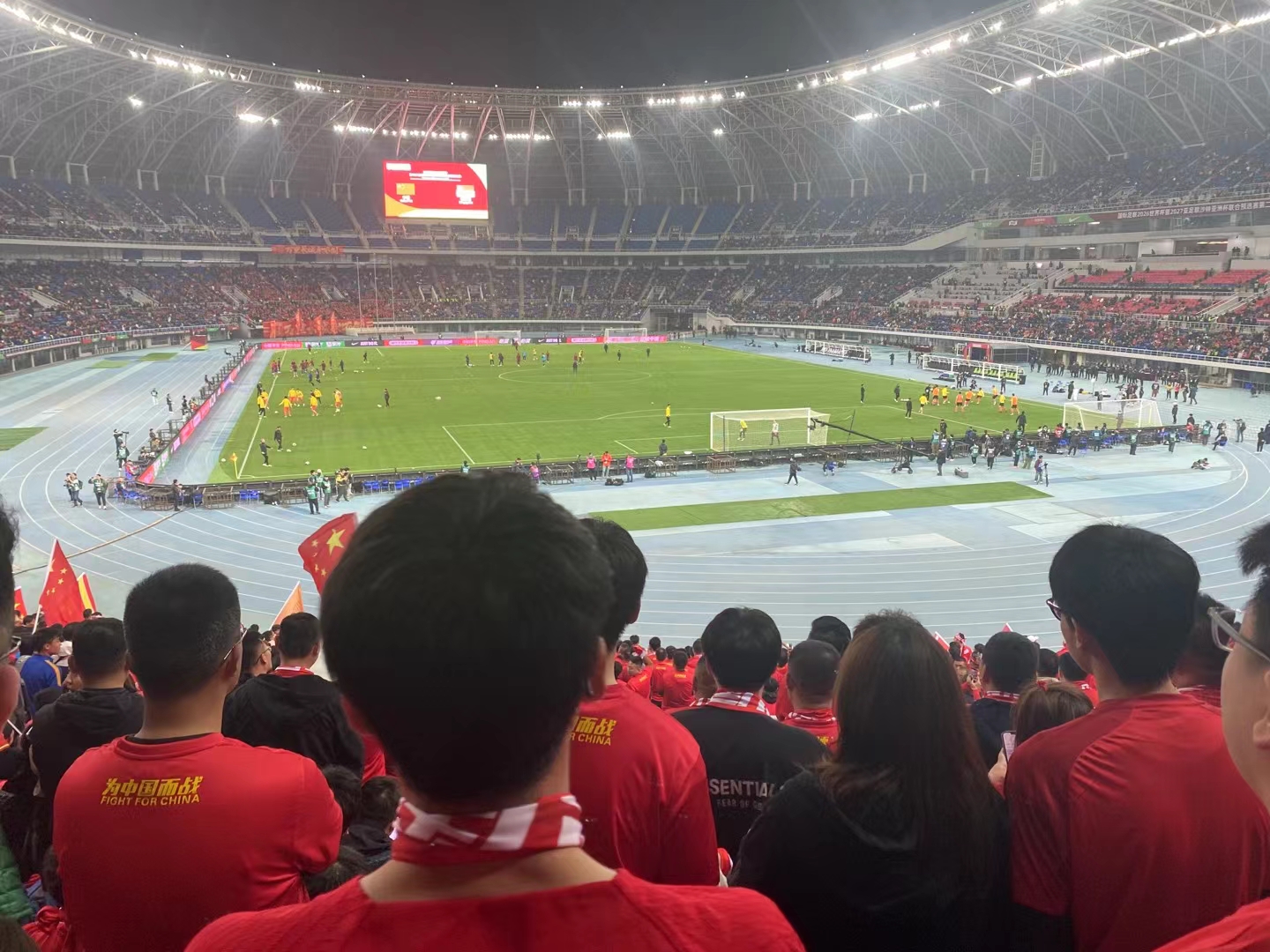 关于火爆场面引爆球迷热情，气氛高涨的信息