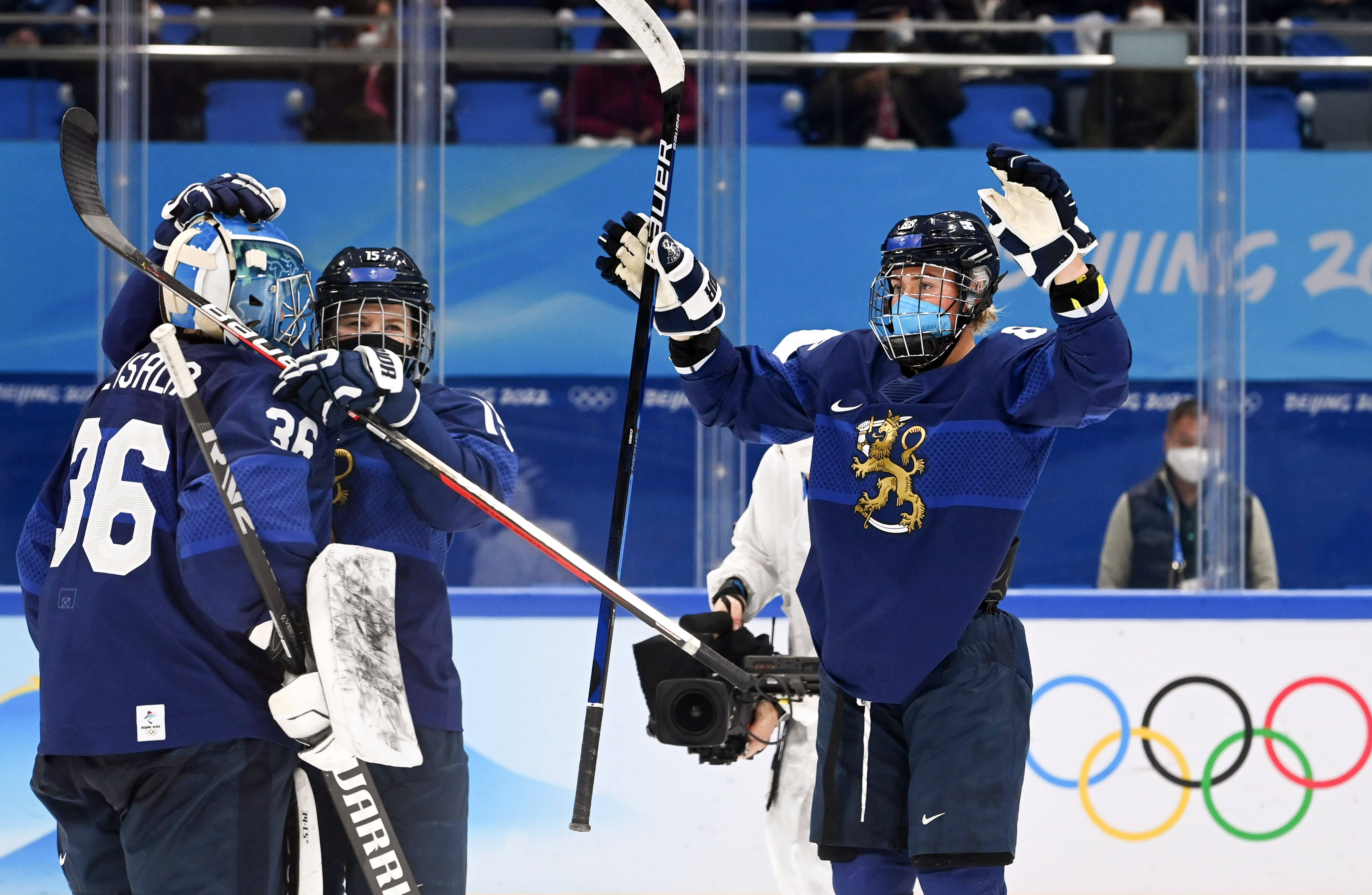 芬兰队在冰球比赛中晋级半决赛 芬兰队在冰球比赛中晋级半决赛