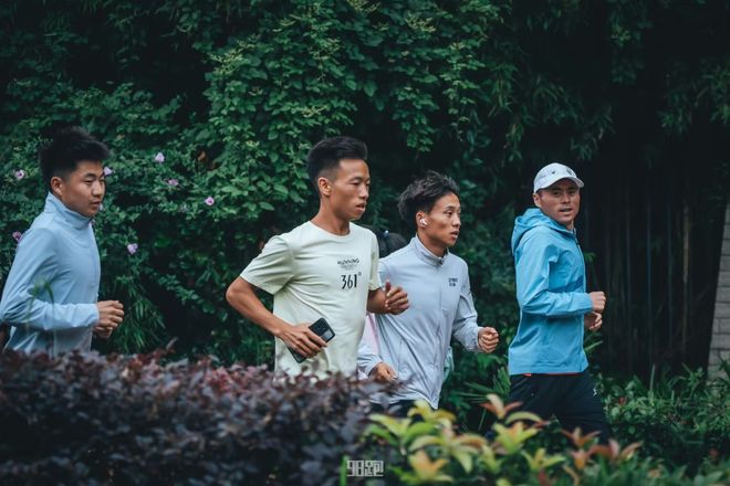 贵州队在主场不敌云南，遭遇挑战