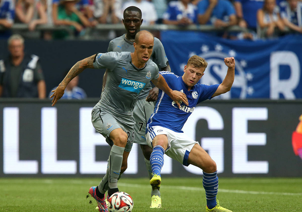 包含不莱梅迎战对手轻取分，领跑积分榜的词条